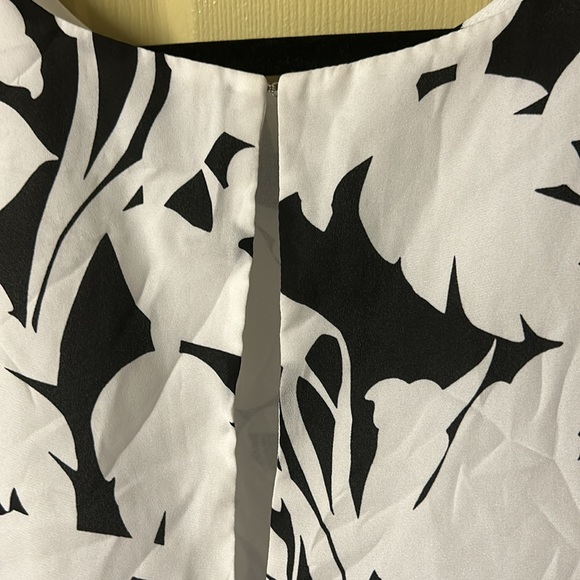 KAARI BLUE, large women no sleeve top; barely worn - Picture 3 of 5